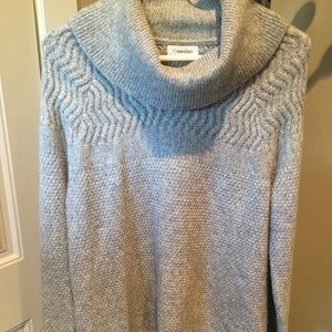 Scoop neck sweater